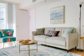 Miami Gem with great Ocean view, pool, wfh set up, and parking